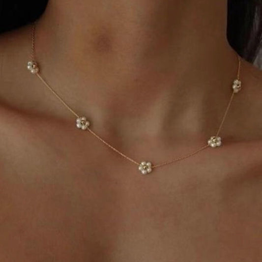 Flower Pearl Necklace